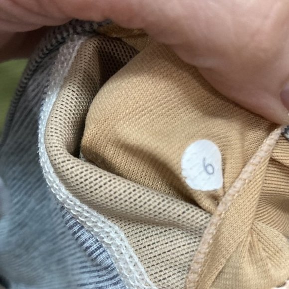 LULULEMON Energy Grey Flow Y Longline Bra Medium Support 6​​ - Picture 8 of 9